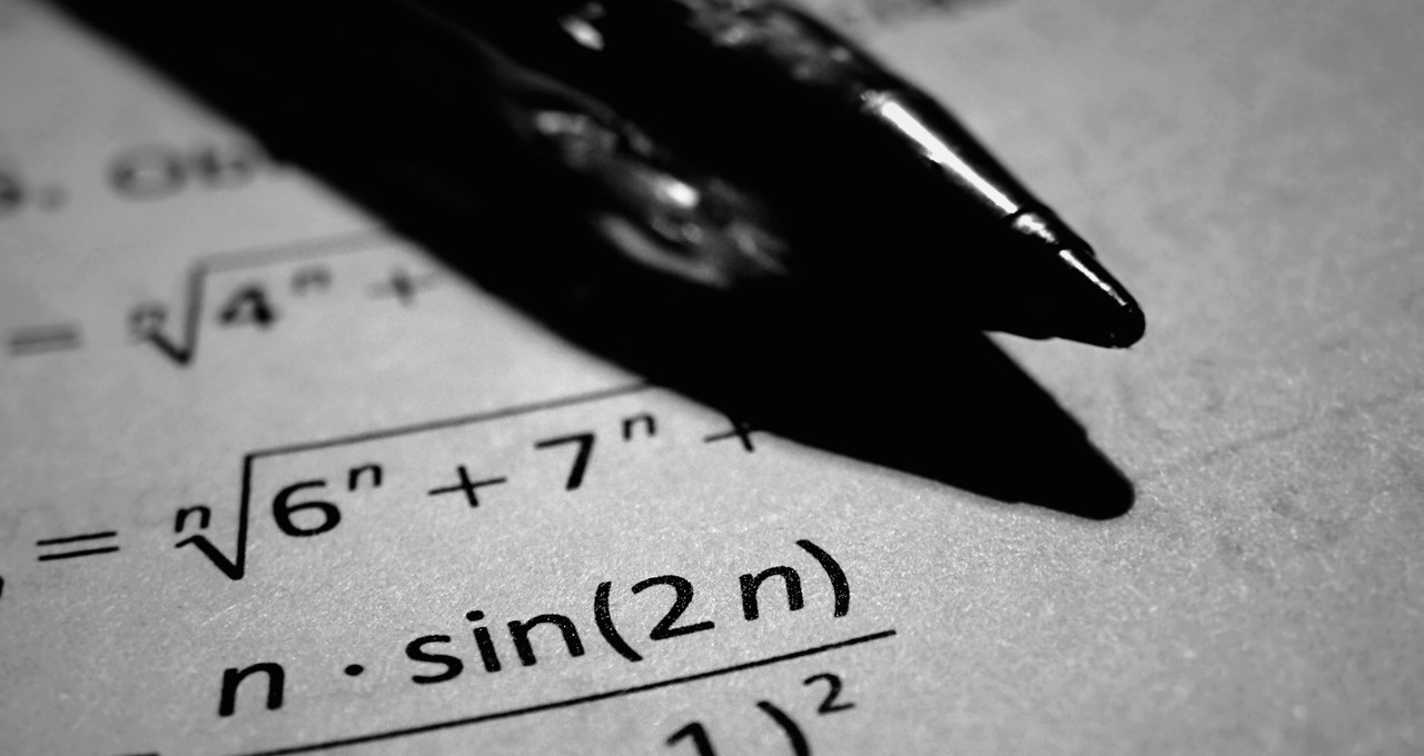 Stift und Mathematikformeln