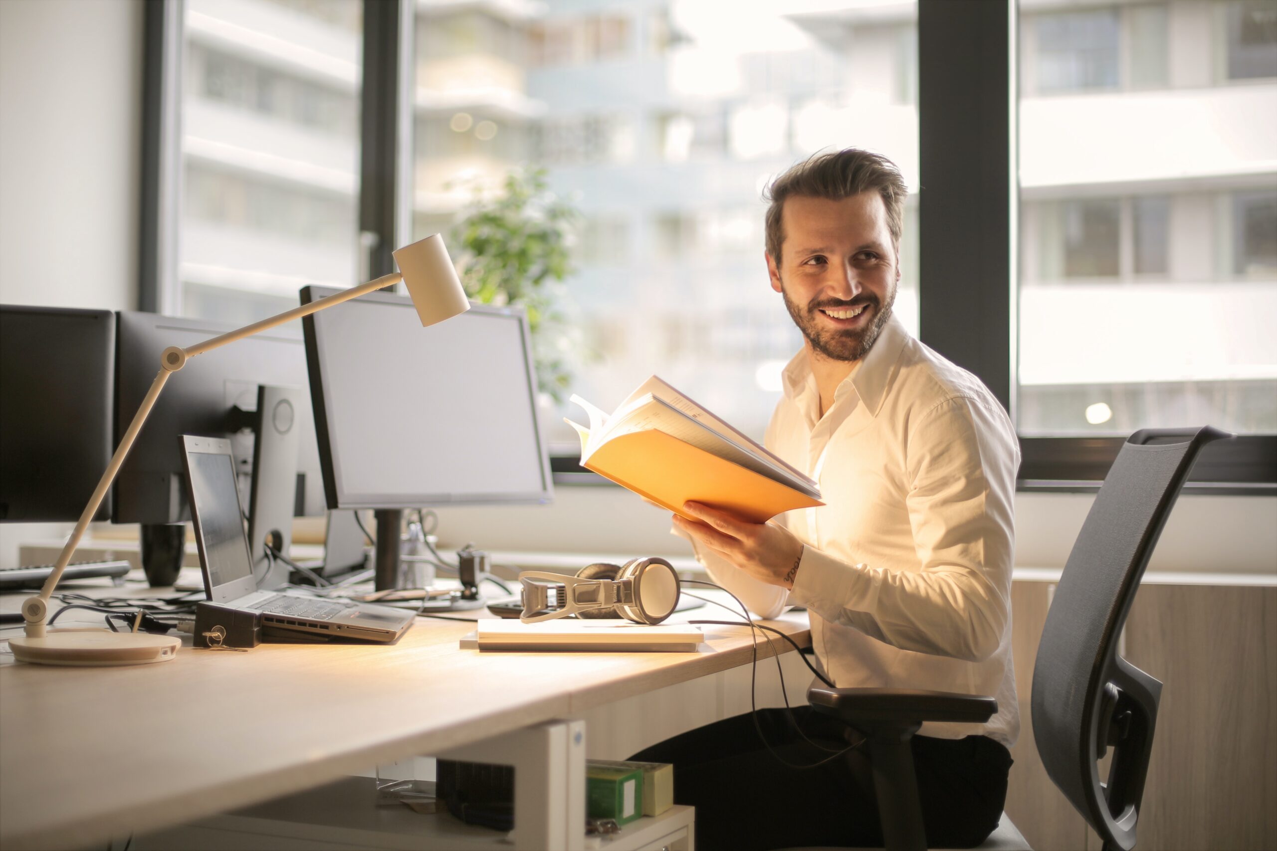 Endlich wieder Montag -Wie Sie die Zufriedenheit im Job selbst in die Hand nehmen können