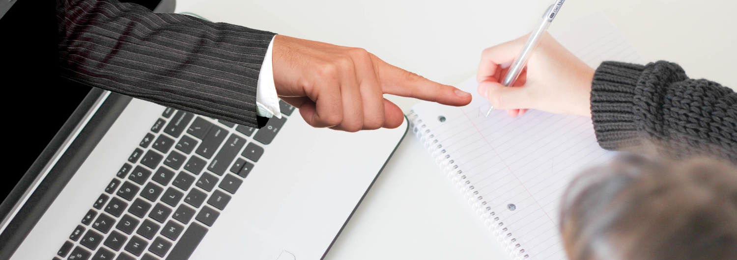 Weiterbildungsmodelle im Vergleich: Flexibel, mit Fixzeiten, online oder vor Ort